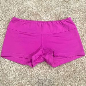 MEDIUM low rise fleo shorts